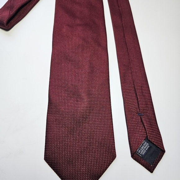Daniel Cremieux- 100% Silk- Made in France- reddish maroon- formal - Picture 2 of 8